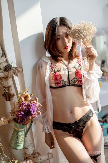 女生撞的越快越想叫?真的是因为舒服吗?